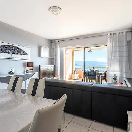 Les Horizons - Vue Mer Et Montagne Apartment